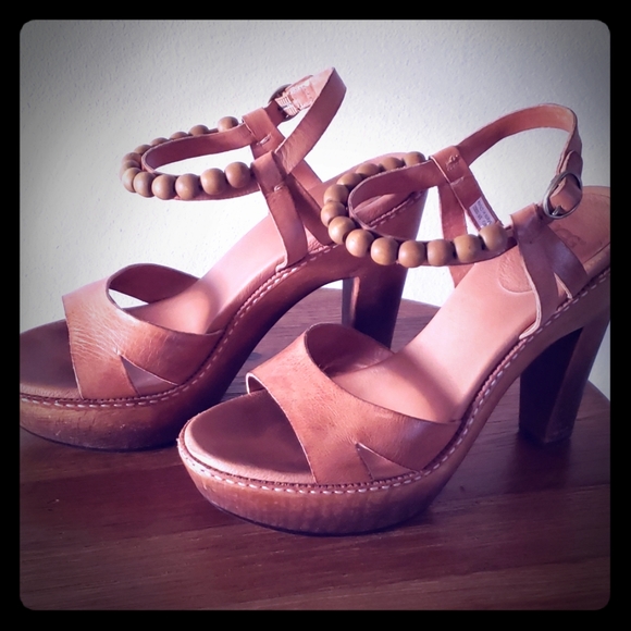 Leather Ugg platform sandals - Picture 1 of 5